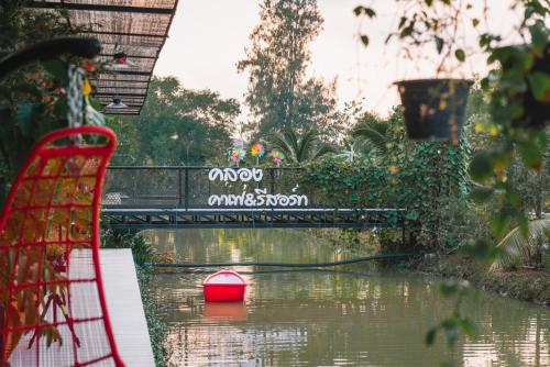 klong cafe and resort