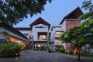 sterling lontano waterfront wayanad