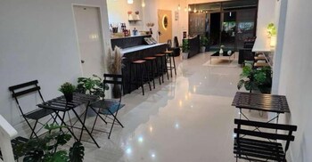 Da Airport Hotel,,3 star