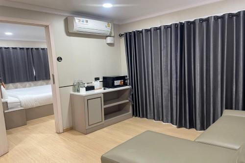 tj 4711 residence