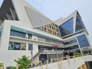 the eiffel hotel and banquet