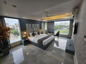 the eiffel hotel and banquet