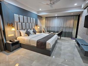 the eiffel hotel and banquet