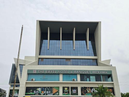 The Eiffel Hotel & Banquet,,2 star