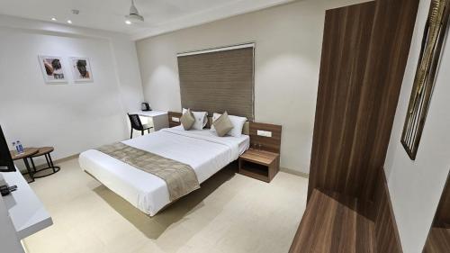 Hotel Veesons Executive,,3 star