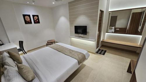 Hotel Veesons Executive,,3 star