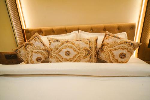 hotel ammison inn and suites