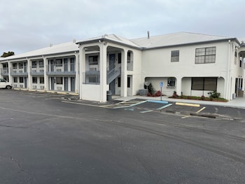 Rodeway Inn,,3 star