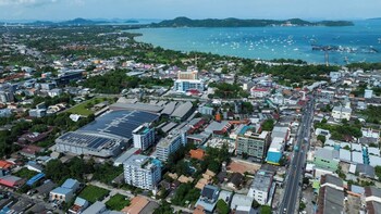 modern condo near the beach nv5