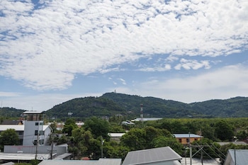 modern condo near the beach nv5