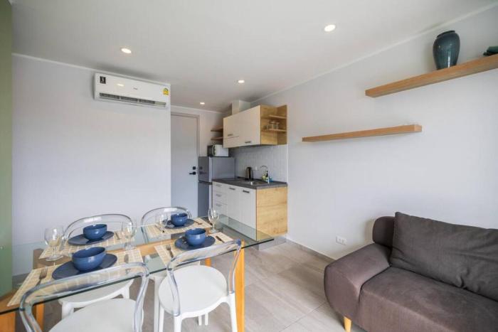 modern condo near the beach nv5