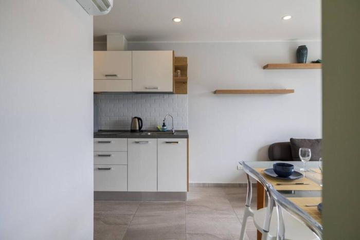 modern condo near the beach nv5