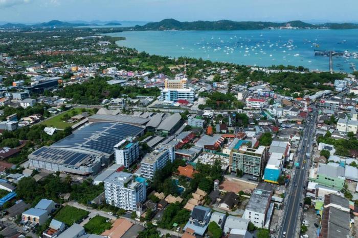 modern condo near the beach nv5