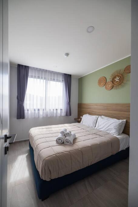 modern condo near the beach nv5