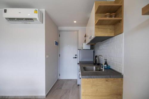 modern condo near the beach nv5