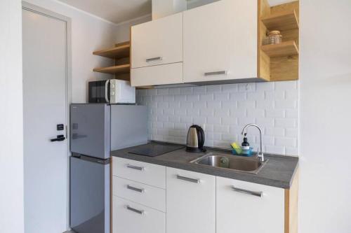 modern condo near the beach nv5