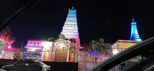 new gayatri palace near prem mandir