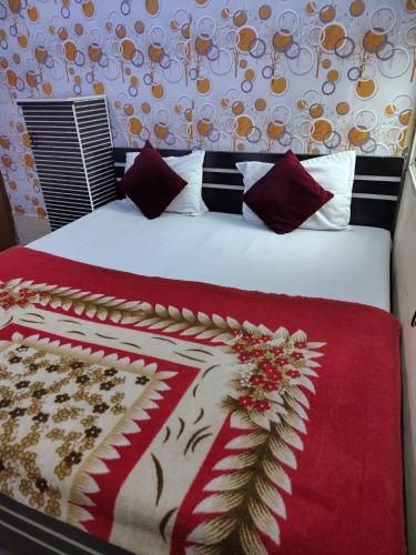 New Gayatri Palace Near Prem Mandir,,1 star