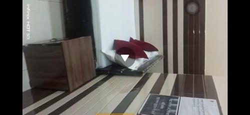 new gayatri palace near prem mandir