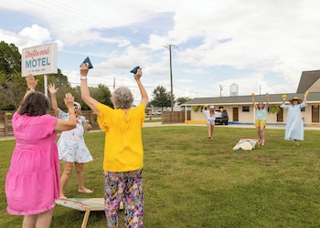 Driftwood Motel,,2 star