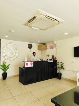 La Cozy Residency,,4 star