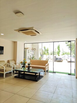 La Cozy Residency,,4 star
