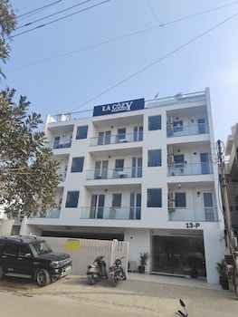 La Cozy Residency,,4 star