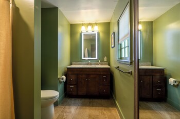 Wilder House Berkshires,,2 star