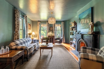Wilder House Berkshires,,2 star