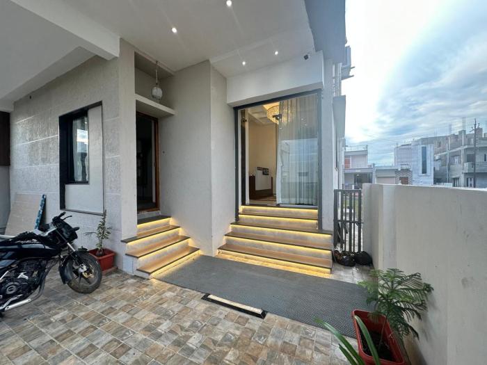 leo deluxe and suite room