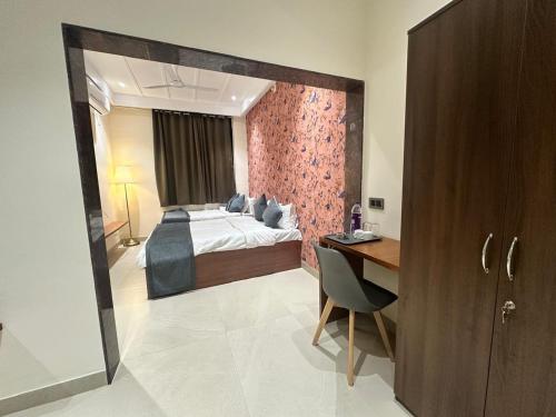 leo deluxe and suite room