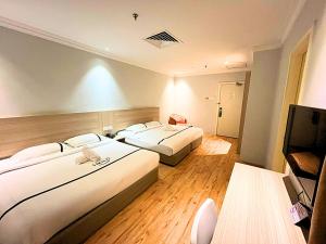 sky hotel chow kit pwtc