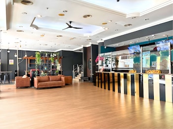 sky hotel chow kit pwtc