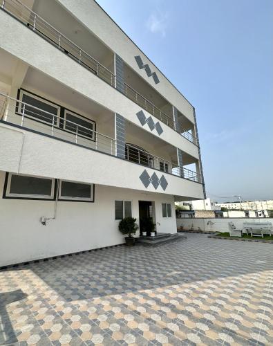 truelife bhavya manor breakfast included 2500 sft modern homes with garden panorama tirumala mountain view peaceful location fast wifi many restaurants nearby large hall ac bedrooms kitchen android tv top service with lots of love