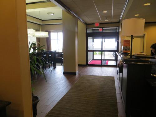 Hampton Inn La Grange,Columbus>>Austin,3 star