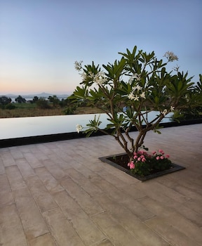 rivers edge by escape stays