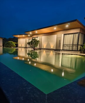 rivers edge by escape stays