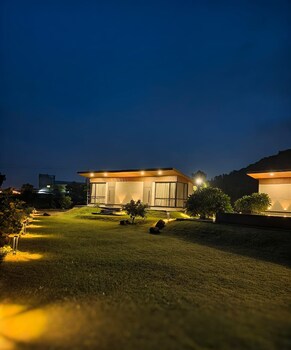 rivers edge by escape stays