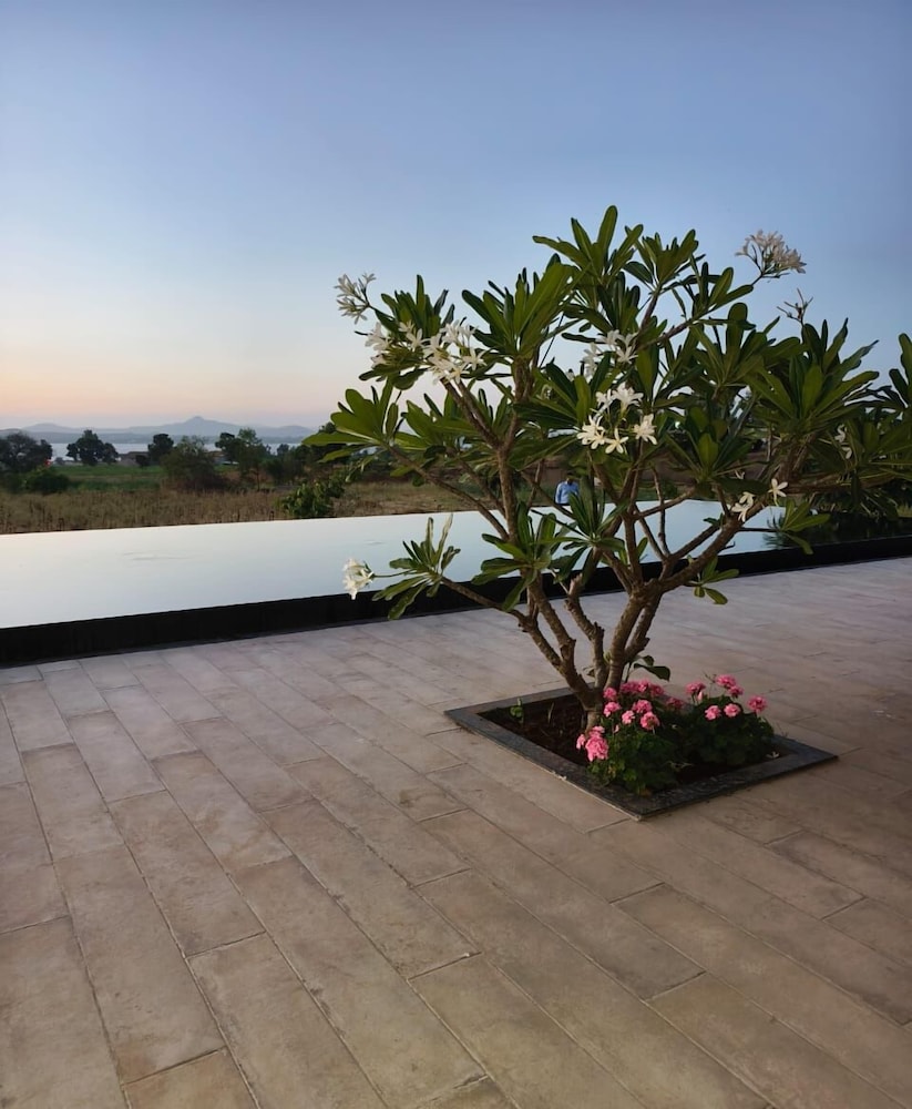 rivers edge by escape stays