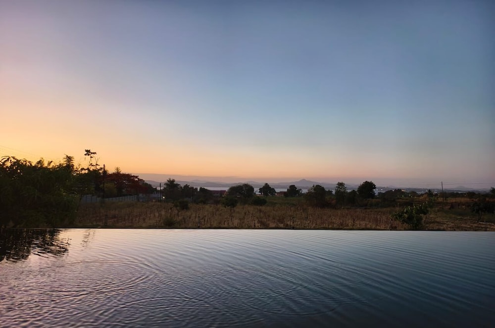 rivers edge by escape stays