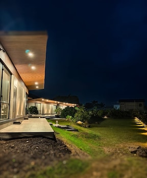 rivers edge by escape stays