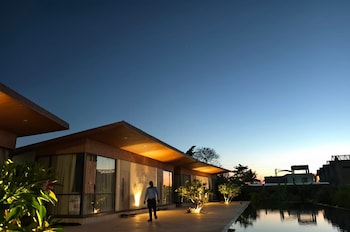 rivers edge by escape stays