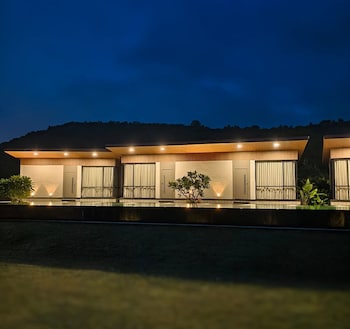 rivers edge by escape stays