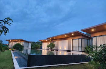 rivers edge by escape stays