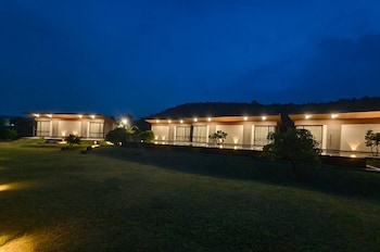 rivers edge by escape stays