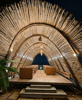 rivers edge by escape stays