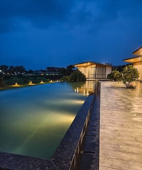 rivers edge by escape stays