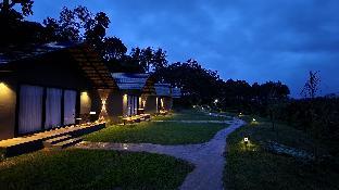 bendheka cliff front cottages coorg