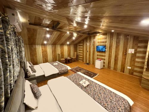 Faizzy Residency,,3 star