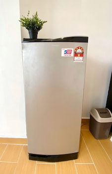 The 6N By Sky Hive,,2 star